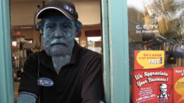 Retired Robert E. Lee statue working KFC Drive-Thru - Confederate statues New Orleans news - Neutral Ground News